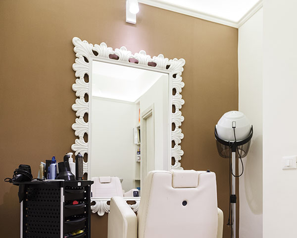 ZiZiAi Hair Make-up Nails Beuty Salon
